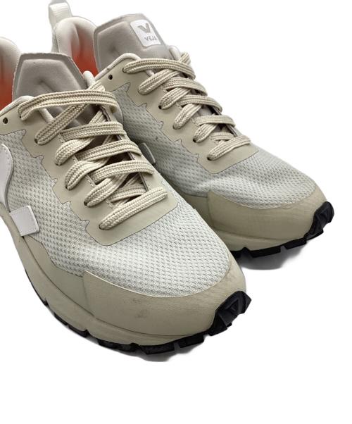 VEJA（ヴェジャ）VEJA (ヴェジャ) スニーカー ベージュ サイズ:25の古着・服飾アイテム