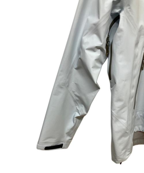 ARC'TERYX（アークテリクス）ARC'TERYX (アークテリクス) Beta LT Jacket Ether サイズ:SIZE Lの古着・服飾アイテム