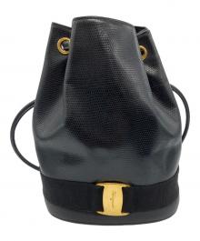 Salvatore Ferragamo（サルヴァトーレ フェラガモ）の古着「ヴァラ巾着バッグ」｜ブラック