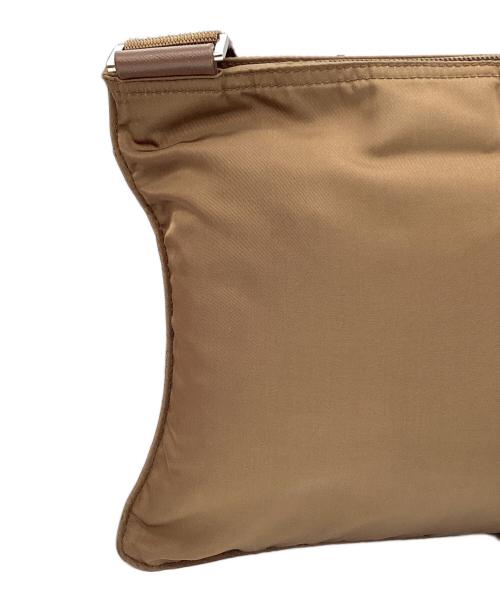 PRADA（プラダ）PRADA (プラダ) ナイロンショルダーバッグ ブラウンの古着・服飾アイテム