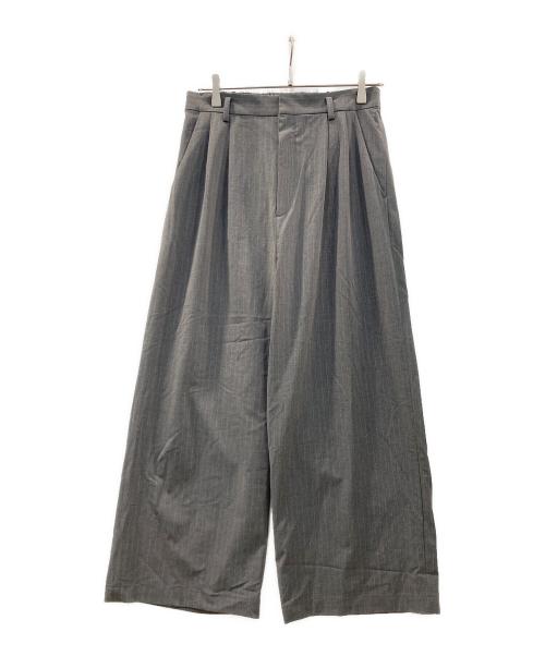 journal standard luxe（ジャーナルスタンダード ラックス）JOURNAL STANDARD LUXE (ジャーナルスタンダード ラックス) ストライプトロピカル タックパンツ グレー サイズ:Sの古着・服飾アイテム