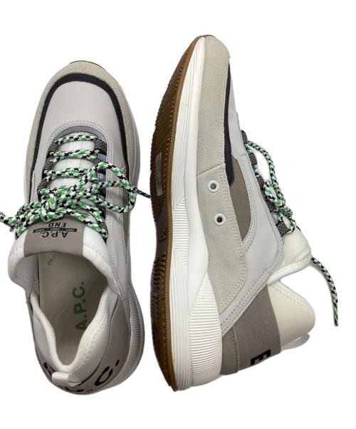 A.P.C.（アーペーセー）A.P.C. (アーペーセー) END (エンド) スニーカー ホワイト×グレー サイズ:43の古着・服飾アイテム