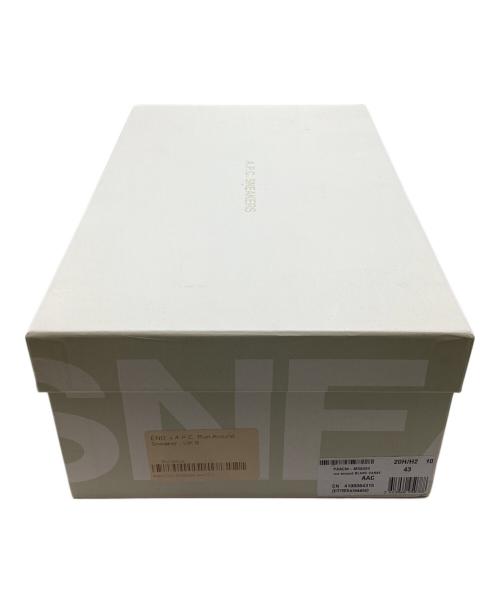 A.P.C.（アーペーセー）A.P.C. (アーペーセー) END (エンド) スニーカー ホワイト×グレー サイズ:43の古着・服飾アイテム