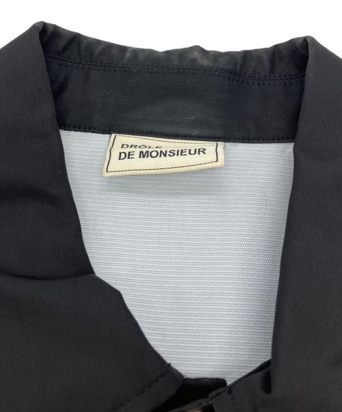 DROLE DE MONSIEUR（ドロール ド ムッシュ）DROLE DE MONSIEUR (ドロール ド ムッシュ) Flower Slogan コーチジャケット ブラック サイズ:Lの古着・服飾アイテム