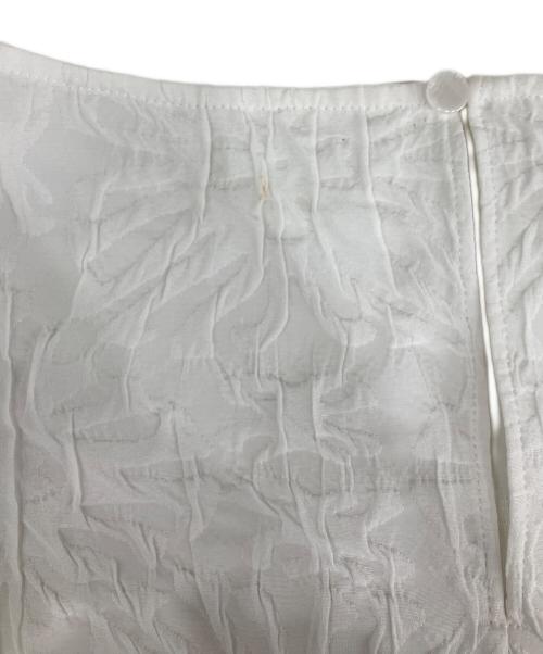 BALLSEY（ボールジィ）BALLSEY (ボールジィ) フラワージャカード ツイストスリーブブラウス ホワイト サイズ:36の古着・服飾アイテム