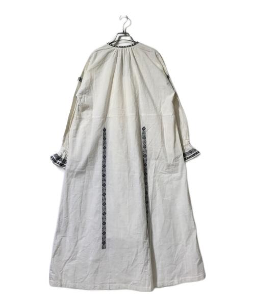 freada（フリーダ）freada (フリーダ) インドモノトーン刺繍スキッパーワンピース ホワイト サイズ:ONE SIZEの古着・服飾アイテム