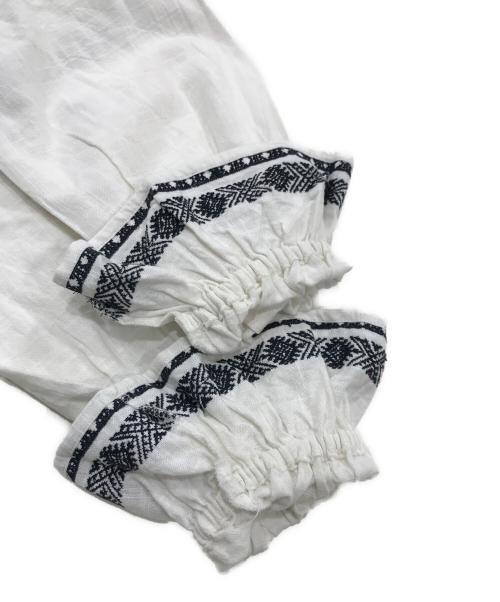 freada（フリーダ）freada (フリーダ) インドモノトーン刺繍スキッパーワンピース ホワイト サイズ:ONE SIZEの古着・服飾アイテム