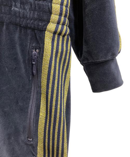 Needles（ニードルズ）Needles (ニードルズ) CITYSHOP (シティショップ) 別注 ベロアジャンプスーツ ネイビー×ゴールド サイズ:Lの古着・服飾アイテム
