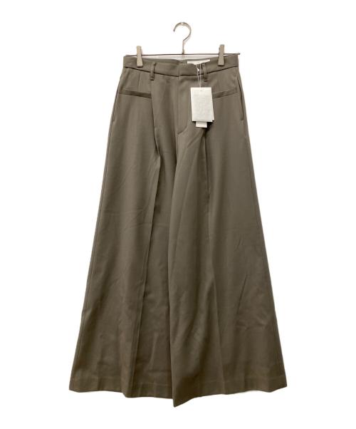AKIRA NAKA（アキラナカ）AKIRA NAKA (アキラナカ) Terese wide tuck PT カーキ サイズ:2 未使用品の古着・服飾アイテム