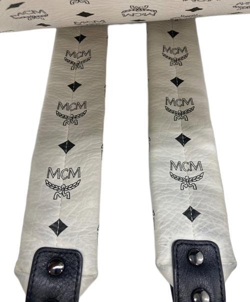 MCM（エムシーエム）MCM (エムシーエム) サイドスタッズリュック ホワイトの古着・服飾アイテム