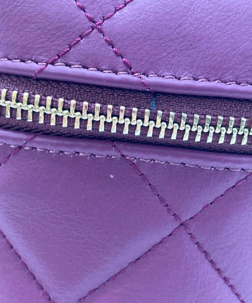 AULENTTI（オウレンティ）AULENTTI (オウレンティ) キルティングバニティショルダーバッグ パープルの古着・服飾アイテム