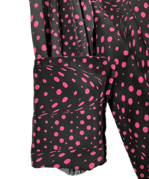 UMA ESTNATION（ウーマエステネーション）UMA ESTNATION (ウーマエステネーション) ランダムドットミニボウタイブラウス ブラック サイズ:38 未使用品の古着・服飾アイテム