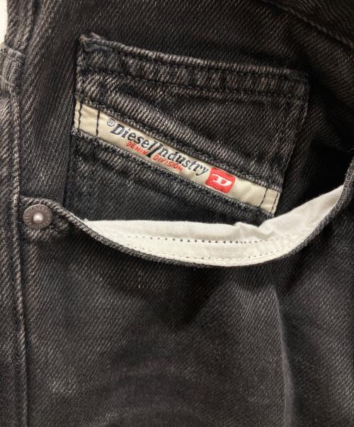 DIESEL（ディーゼル）DIESEL (ディーゼル) D-RISE Relaxed Jeans ブラック サイズ:28の古着・服飾アイテム