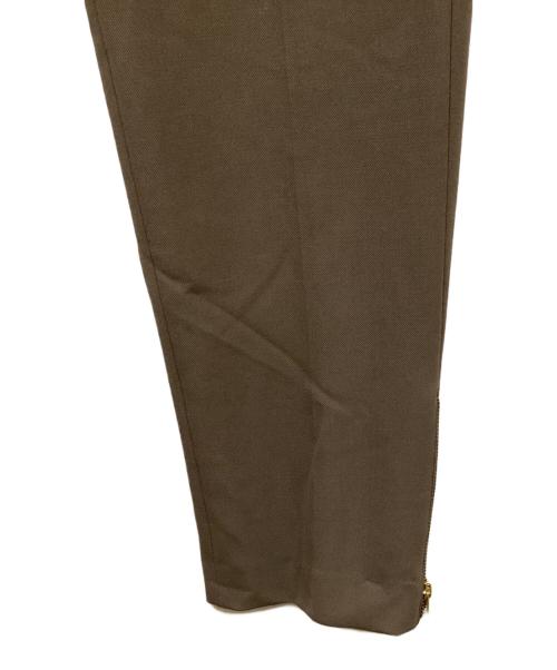 DEUXIEME CLASSE（ドゥーズィエム クラス）Deuxieme Classe (ドゥーズィエム クラス) スリットテーパードパンツ(2WAYギャバ) ブラウン サイズ:38 未使用品の古着・服飾アイテム