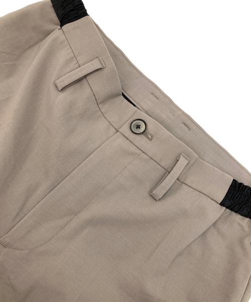 UNITED TOKYO（ユナイテッドトーキョー）UNITED TOKYO (ユナイテッドトーキョー) HI-SPEC WOOL スラックス ベージュ サイズ:1 未使用品の古着・服飾アイテム