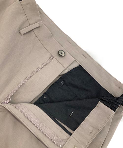 UNITED TOKYO（ユナイテッドトーキョー）UNITED TOKYO (ユナイテッドトーキョー) HI-SPEC WOOL スラックス ベージュ サイズ:1 未使用品の古着・服飾アイテム