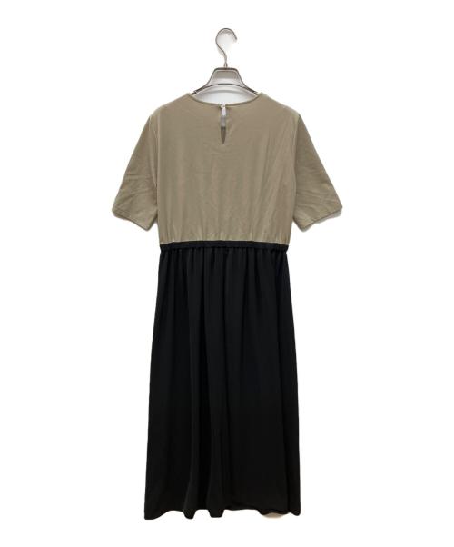 UNTITLED（アンタイトル）UNTITLED (アンタイトル) 異素材ドッキングワンピース ベージュ サイズ:M 未使用品の古着・服飾アイテム