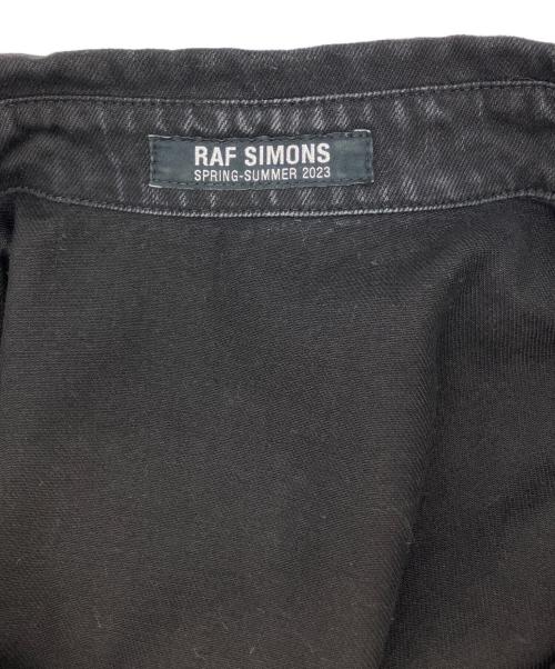 RAF SIMONS（ラフシモンズ）RAF SIMONS (ラフシモンズ) STRAIGHT FIT DENIM SHIRT　デニムシャツ ブラック サイズ:Ｓの古着・服飾アイテム