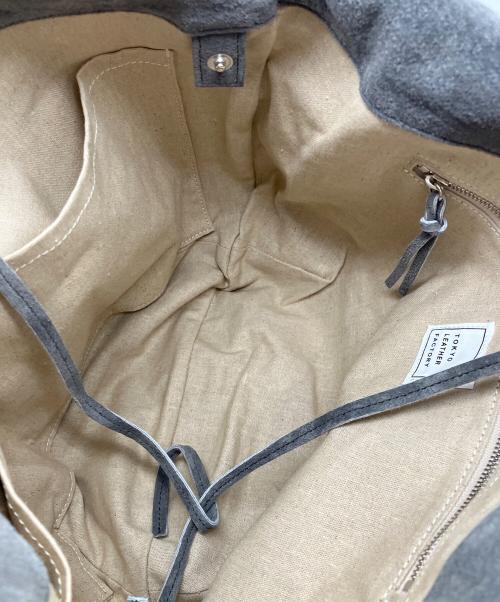 TOKYO LEATHER FACTORY（トウキョウ レザー ファクトリー）TOKYO LEATHER FACTORY (トウキョウ レザー ファクトリー) 洗える革のドロップトートバッグ グレーの古着・服飾アイテム