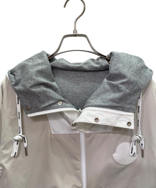 MONCLER（モンクレール）MONCLER (モンクレール) CHABAT GIUBBOTTO ロゴリバーシブルブルゾン ベージュ×グレー サイズ:2の古着・服飾アイテム