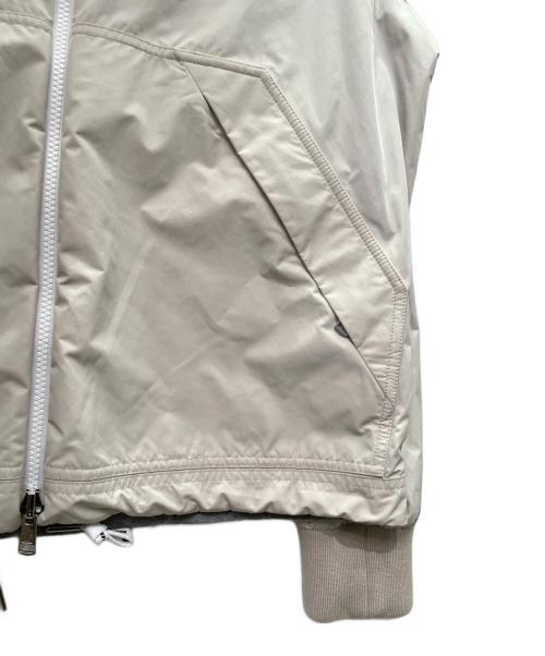 MONCLER（モンクレール）MONCLER (モンクレール) CHABAT GIUBBOTTO ロゴリバーシブルブルゾン ベージュ×グレー サイズ:2の古着・服飾アイテム