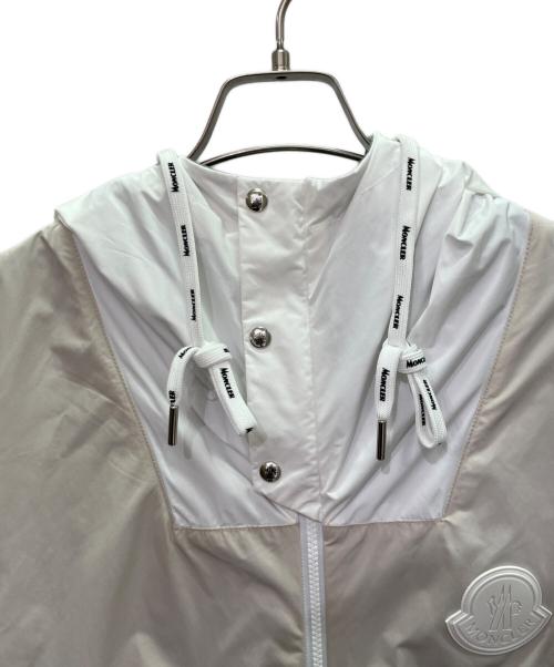 MONCLER（モンクレール）MONCLER (モンクレール) CHABAT GIUBBOTTO ロゴリバーシブルブルゾン ベージュ×グレー サイズ:2の古着・服飾アイテム
