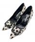 Manolo Blahnik（マノロ ブラニク）の古着「MAYSALE / カーフヘアバックルディテールパンプス」｜ホワイト×ブラック