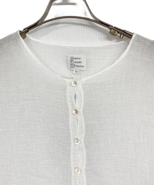 LES ATELIERS FRANCAIS DE CONFECTION（ル アトリエフランセ デ コンフェクション）LES ATELIERS FRANCAIS DE CONFECTION (ル アトリエフランセ デ コンフェクション) HENLY NECK L/SL シャツ ホワイト サイズ:TUの古着・服飾アイテム