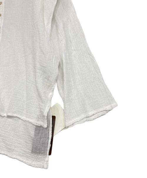 LES ATELIERS FRANCAIS DE CONFECTION（ル アトリエフランセ デ コンフェクション）LES ATELIERS FRANCAIS DE CONFECTION (ル アトリエフランセ デ コンフェクション) HENLY NECK L/SL シャツ ホワイト サイズ:TUの古着・服飾アイテム