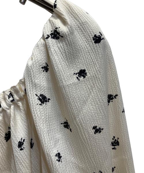 FRAY ID（フレイ アイディー）FRAY ID (フレイ アイディー) クレープサテンプリントワンピース ベージュ サイズ:1の古着・服飾アイテム