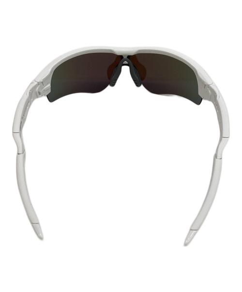 OAKLEY（オークリー）OAKLEY (オークリー) サングラス ホワイトの古着・服飾アイテム