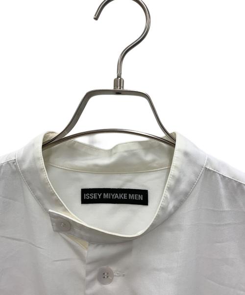 ISSEY MIYAKE MEN（イッセイミヤケメン）ISSEY MIYAKE MEN (イッセイミヤケメン) バンドカラーシャツ ホワイト サイズ:2の古着・服飾アイテム