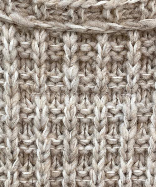 MM6 Maison Margiela（エムエムシックスメゾンマルジェラ）MM6 Maison Margiela (エムエムシックスメゾンマルジェラ) ワッフルスリーブレス ニットベスト ベージュ サイズ:Sの古着・服飾アイテム