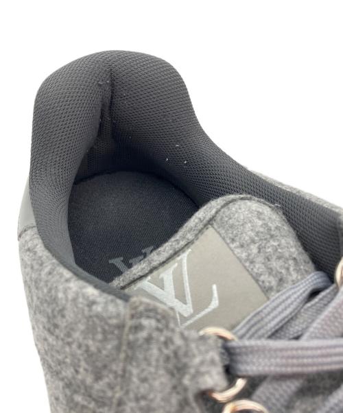 LOUIS VUITTON（ルイ ヴィトン）LOUIS VUITTON (ルイ ヴィトン) LVトレイナーライン グレー サイズ:7.5の古着・服飾アイテム