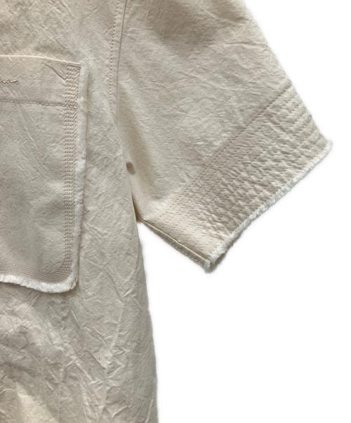 jacquemus（ジャックムス）JACQUEMUS (ジャックムス) オープンカラーシャツ ベージュ サイズ:46 未使用品の古着・服飾アイテム