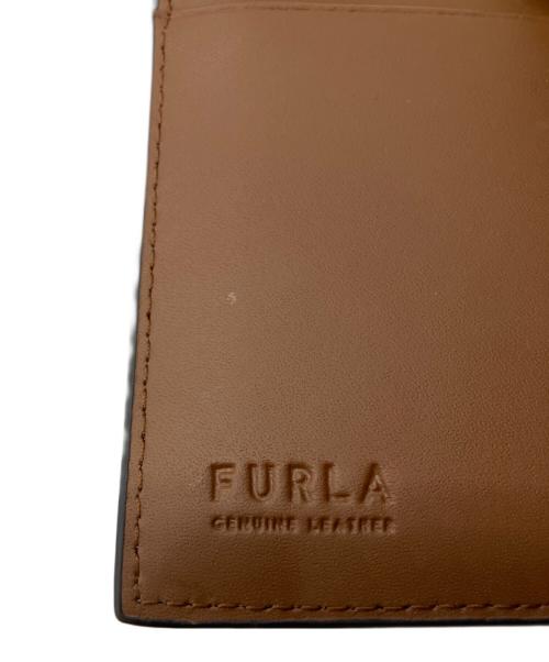 FURLA（フルラ）FURLA (フルラ) プリムラ　PRIMULA　三つ折り財布　コンパクトウォレット　ミニ財布 ベージュ×カーキの古着・服飾アイテム