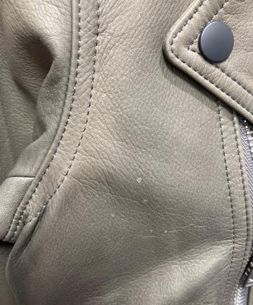 MUZE（ミューズ）MUZE (ミューズ) MINIMAL RIDERS JACKET グレー サイズ:２の古着・服飾アイテム