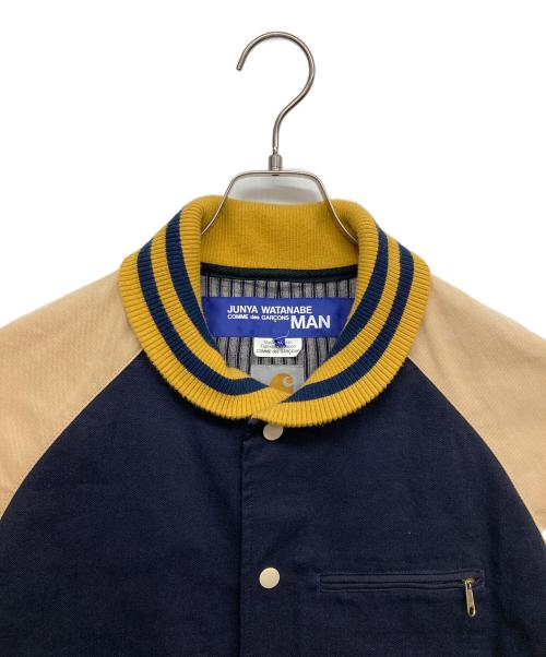 COMME des GARCONS JUNYA WATANABE MAN（コム デ ギャルソン ジュンヤ ワタナベ マン）COMME des GARCONS JUNYA WATANABE MAN (コム デ ギャルソン ジュンヤ ワタナベ マン) CarHartt (カーハート) 再構築 Varsity Jacket ネイビー×ベージュ サイズ:Mの古着・服飾アイテム