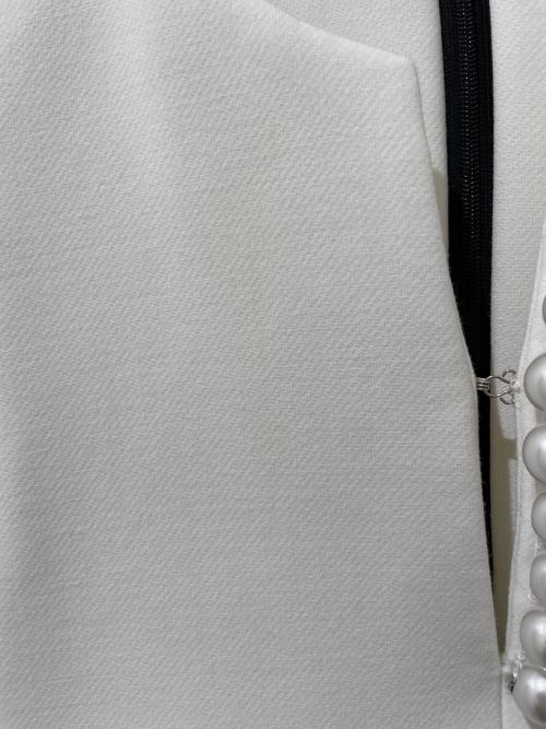 YOKO CHAN（ヨーコチャン）YOKO CHAN (ヨーコチャン) Flared sleeve Pearl Slit line Dress ホワイト サイズ:38の古着・服飾アイテム