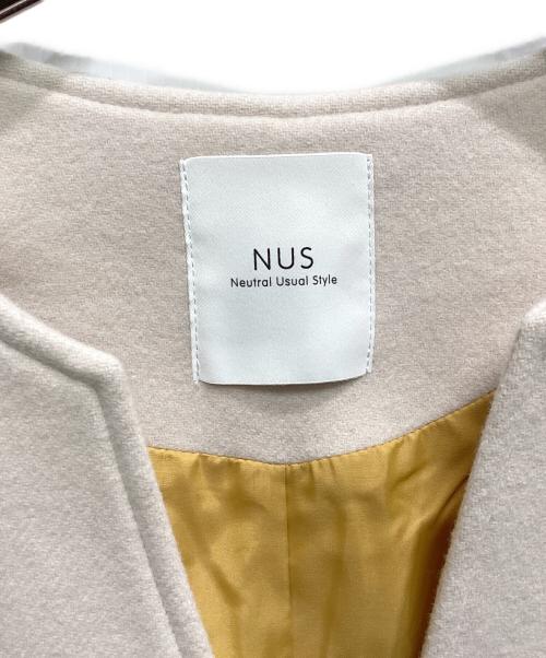 NUS（ヌース）NUS (ヌース) ジロンファーストラムキーネックミドルコート ベージュ サイズ:ＳＩＺＥ　38 未使用品の古着・服飾アイテム