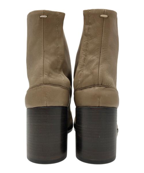 Maison Margiela（メゾンマルジェラ）Maison Margiela (メゾンマルジェラ) TABI HEEL BOOTS ベージュ サイズ:36 2/1の古着・服飾アイテム