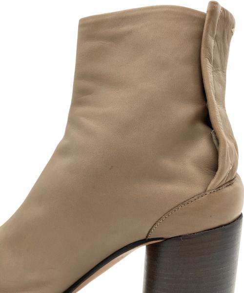 Maison Margiela（メゾンマルジェラ）Maison Margiela (メゾンマルジェラ) TABI HEEL BOOTS ベージュ サイズ:36 2/1の古着・服飾アイテム