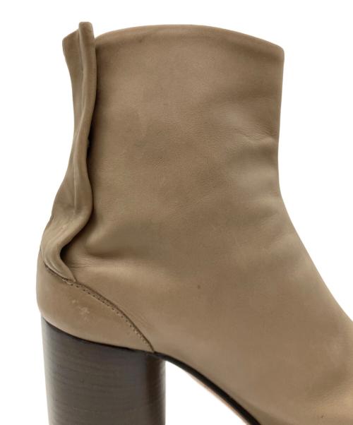 Maison Margiela（メゾンマルジェラ）Maison Margiela (メゾンマルジェラ) TABI HEEL BOOTS ベージュ サイズ:36 2/1の古着・服飾アイテム