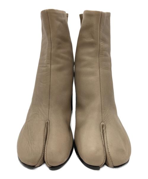 Maison Margiela（メゾンマルジェラ）Maison Margiela (メゾンマルジェラ) TABI HEEL BOOTS ベージュ サイズ:361/2の古着・服飾アイテム