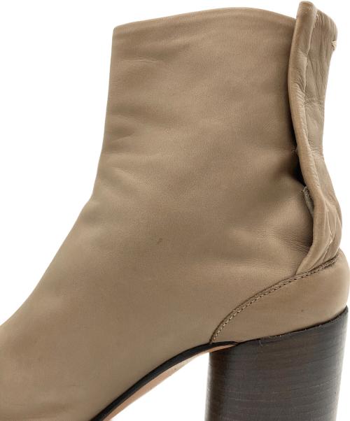 Maison Margiela（メゾンマルジェラ）Maison Margiela (メゾンマルジェラ) TABI HEEL BOOTS ベージュ サイズ:361/2の古着・服飾アイテム