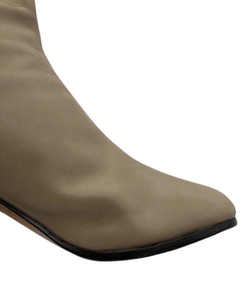 Maison Margiela（メゾンマルジェラ）Maison Margiela (メゾンマルジェラ) TABI HEEL BOOTS ベージュ サイズ:36 1/2の古着・服飾アイテム