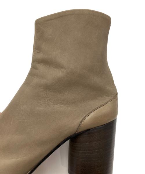 Maison Margiela（メゾンマルジェラ）Maison Margiela (メゾンマルジェラ) TABI HEEL BOOTS ベージュ サイズ:36 1/2の古着・服飾アイテム