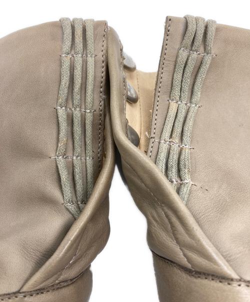 Maison Margiela（メゾンマルジェラ）Maison Margiela (メゾンマルジェラ) TABI HEEL BOOTS ベージュ サイズ:36 1/2の古着・服飾アイテム