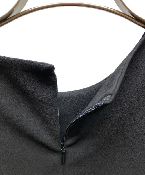 Calvin Klein（カルバンクライン）Calvin Klein (カルバンクライン) ベルト付Aラインワンピース ブラック サイズ:2の古着・服飾アイテム