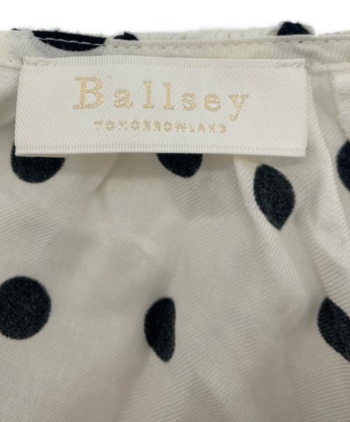 BALLSEY（ボールジィ）BALLSEY (ボールジィ) ドットプリント ランタンスリーブブラウス ホワイト サイズ:36 未使用品の古着・服飾アイテム